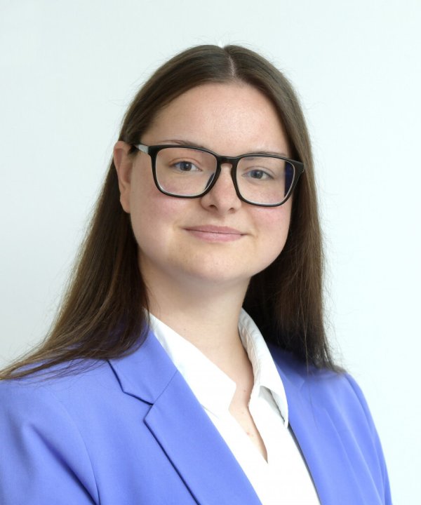 Alina Axthelm, Education Managerin bei Cornelia Hopf Immobilien