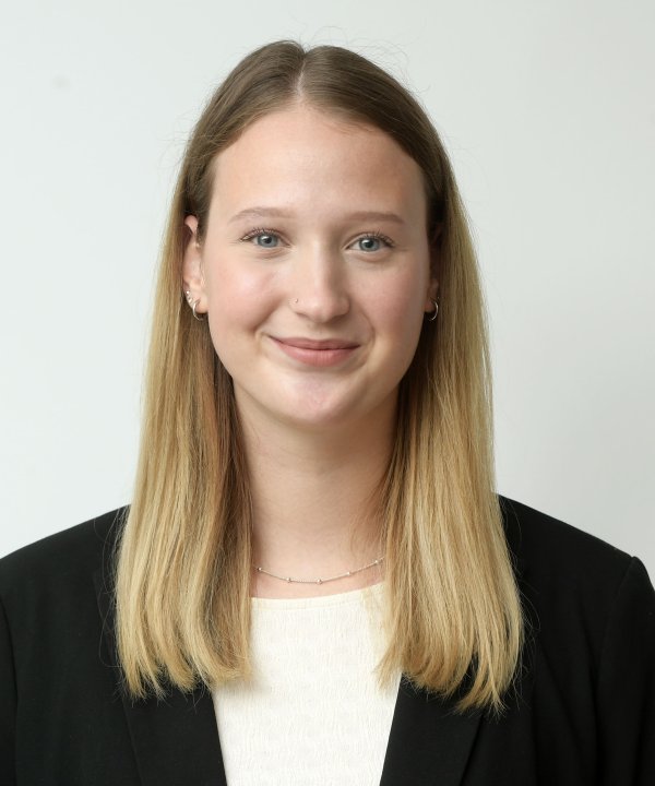 Janin Heyder, Auszubildende - Immobilienkauffrau