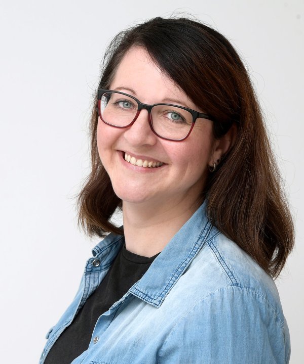 Gabi Menge, Buchhaltung - Bürokauffrau