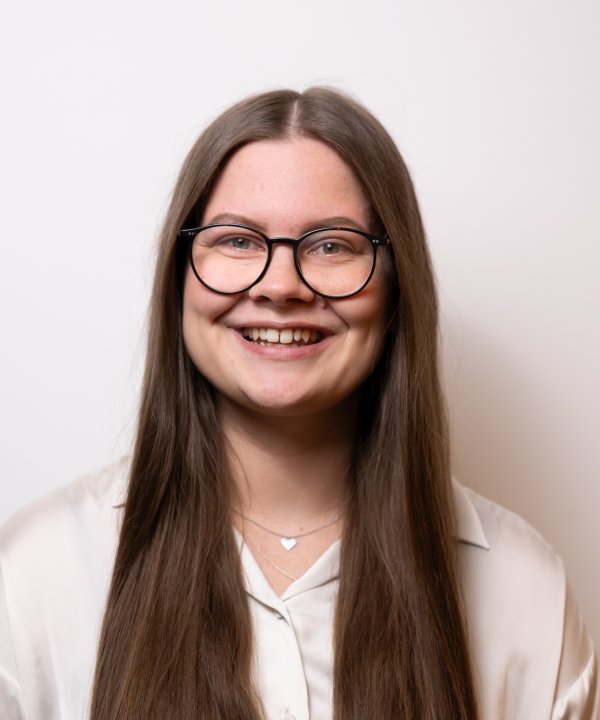Leonie Rogenz, Immobilienkauffrau