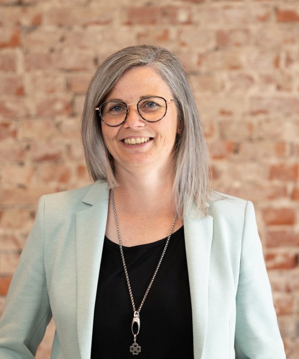 Steffi Siegel, Office - Bürokauffrau