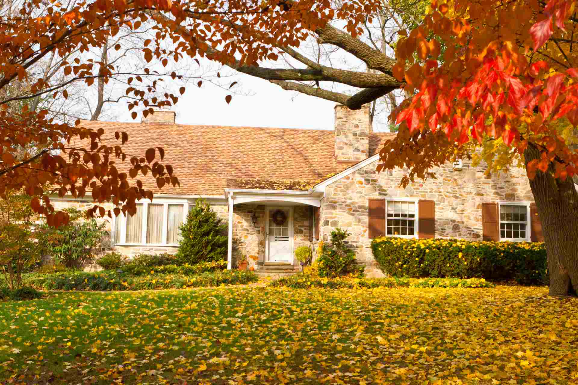 Herbst-Check für Eigentümer: Energetische Schwachstellen erkennen, Sanierungsfahrplan nutzen & Werterhalt sichern
